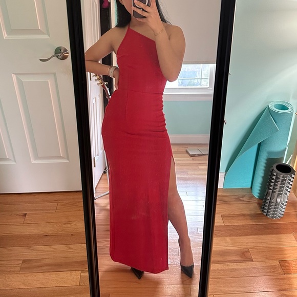 Red Asymmetrical One-Shoulder Maxi Dress - Picture 2 of 6